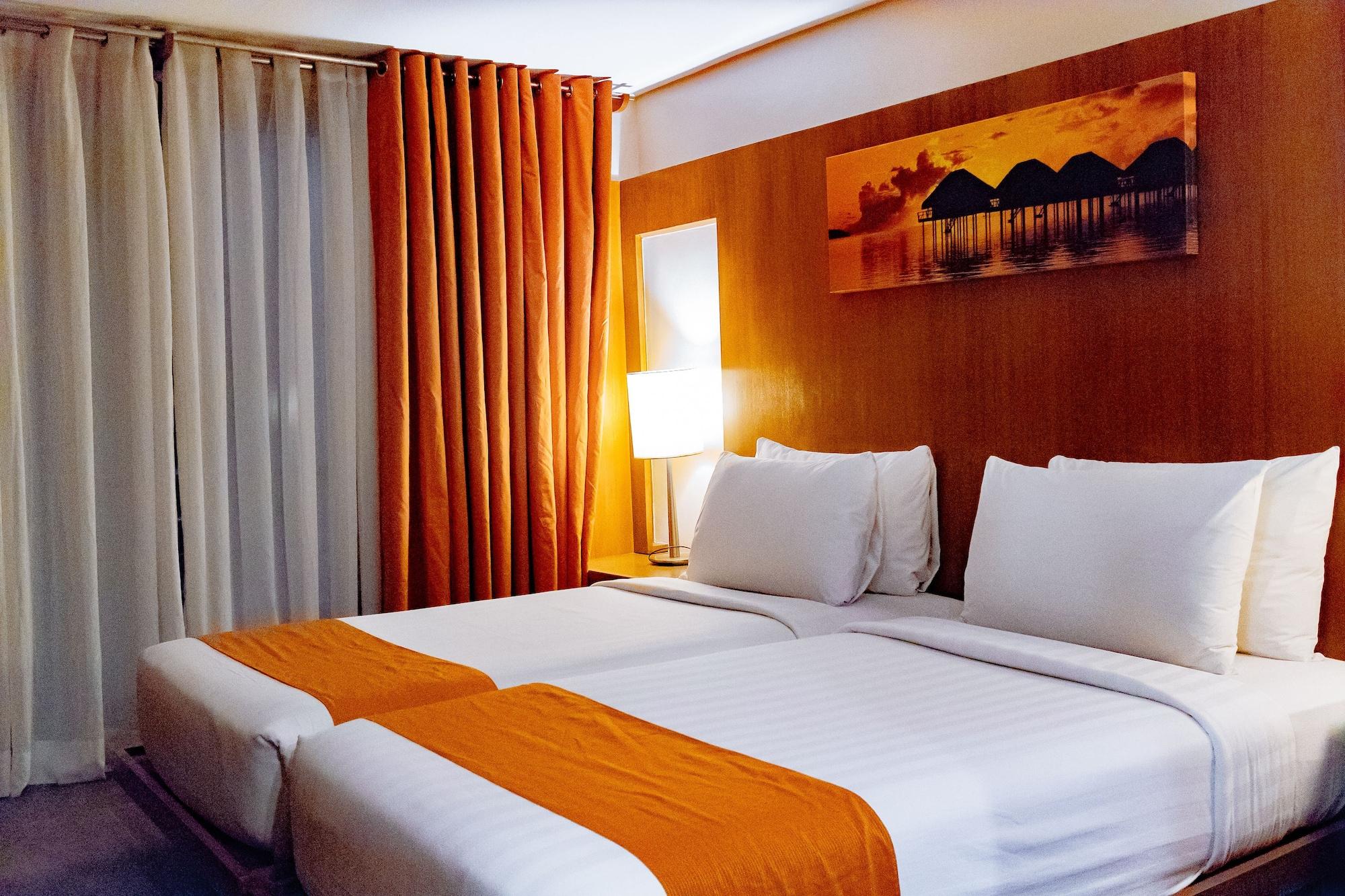 Crown Regency Beach Resort Manoc-Manoc Exteriör bild