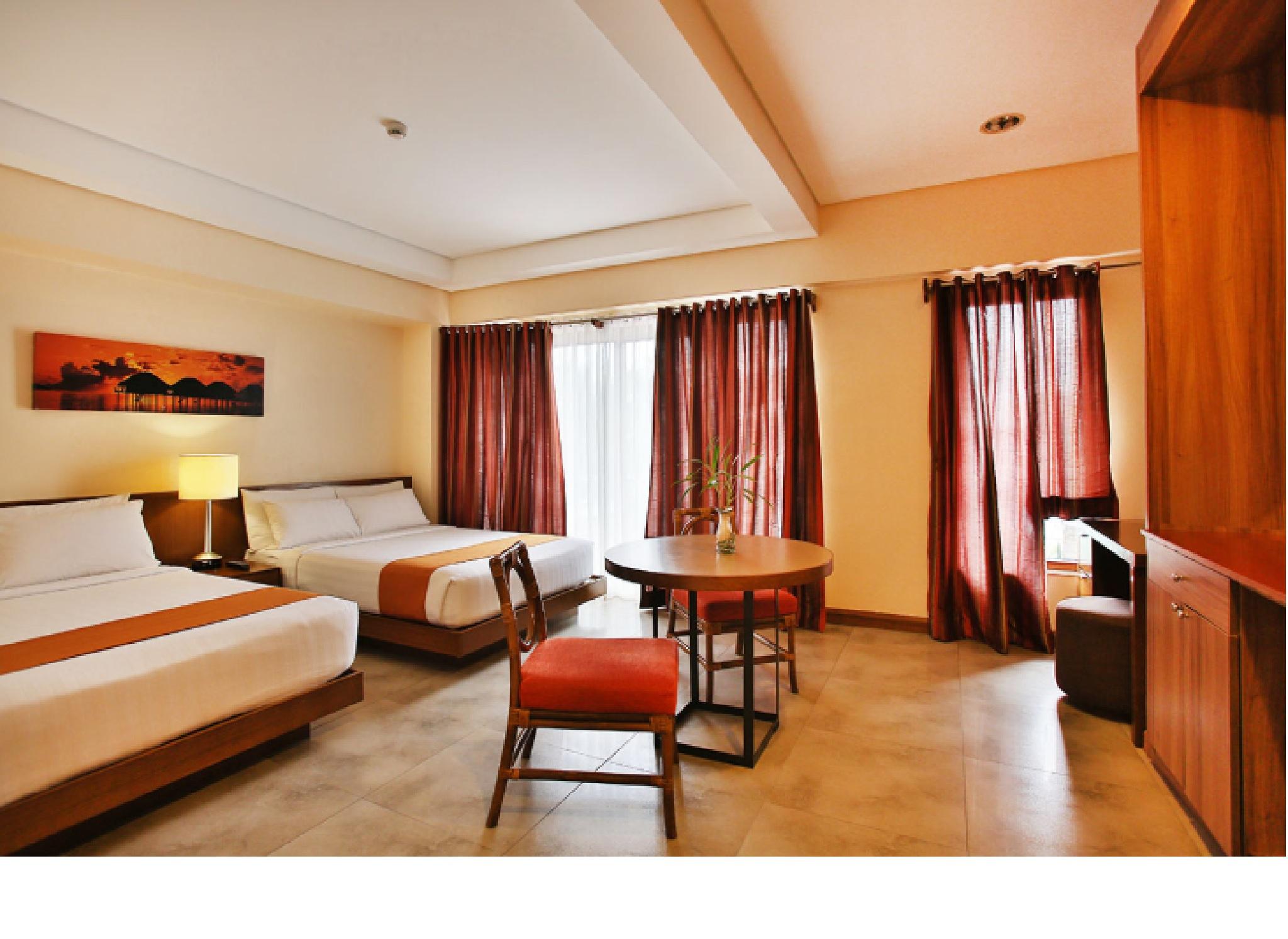 Crown Regency Beach Resort Manoc-Manoc Exteriör bild