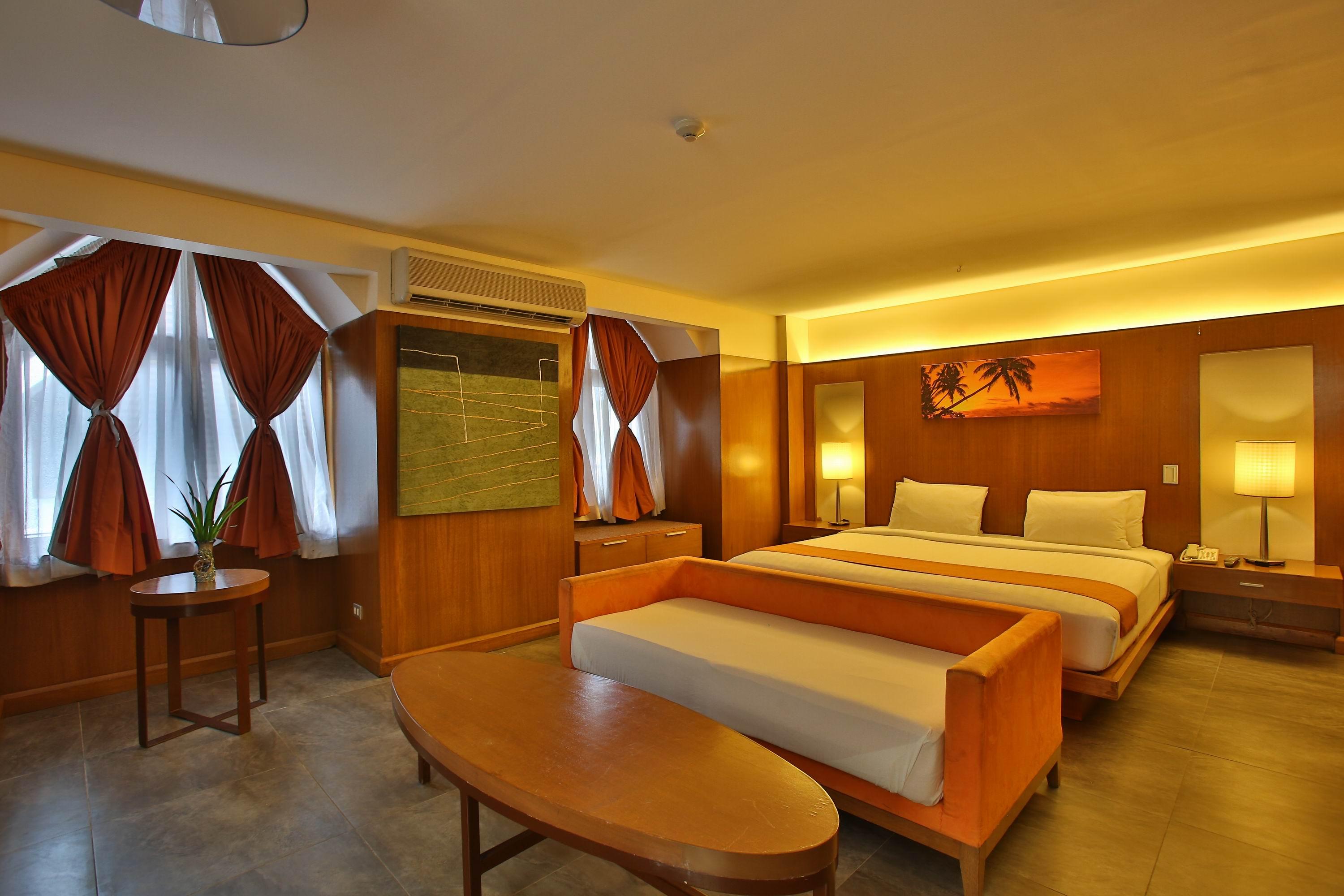 Crown Regency Beach Resort Manoc-Manoc Exteriör bild