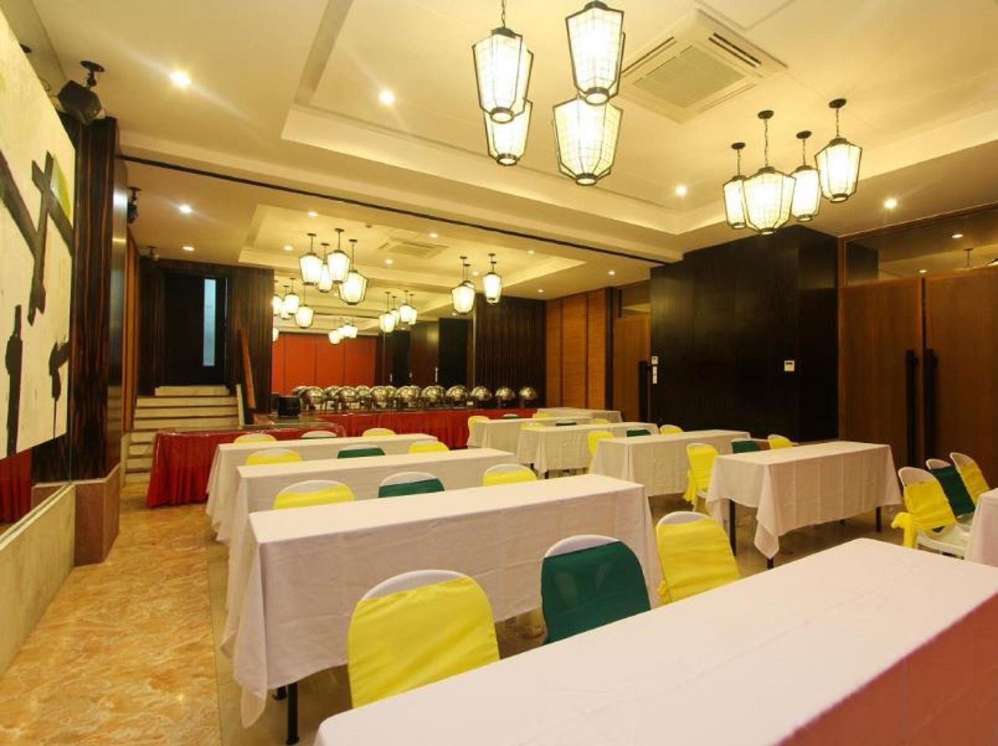 Crown Regency Beach Resort Manoc-Manoc Exteriör bild